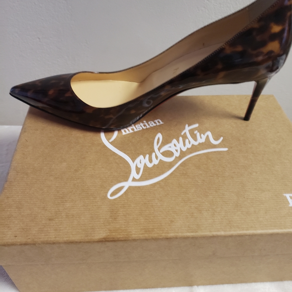 *Authentic***Christian Louboutin